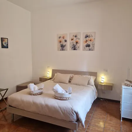 Charming With Private Patio Near Swiss Border And Transport - Daisy, Loggiadeifiori Como